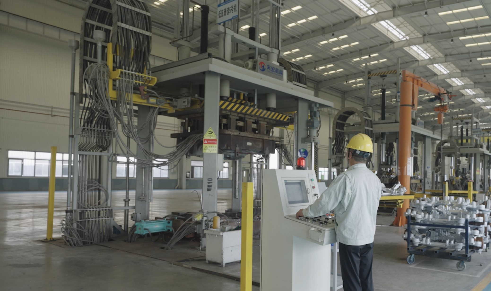 低压压铸机超过20台。